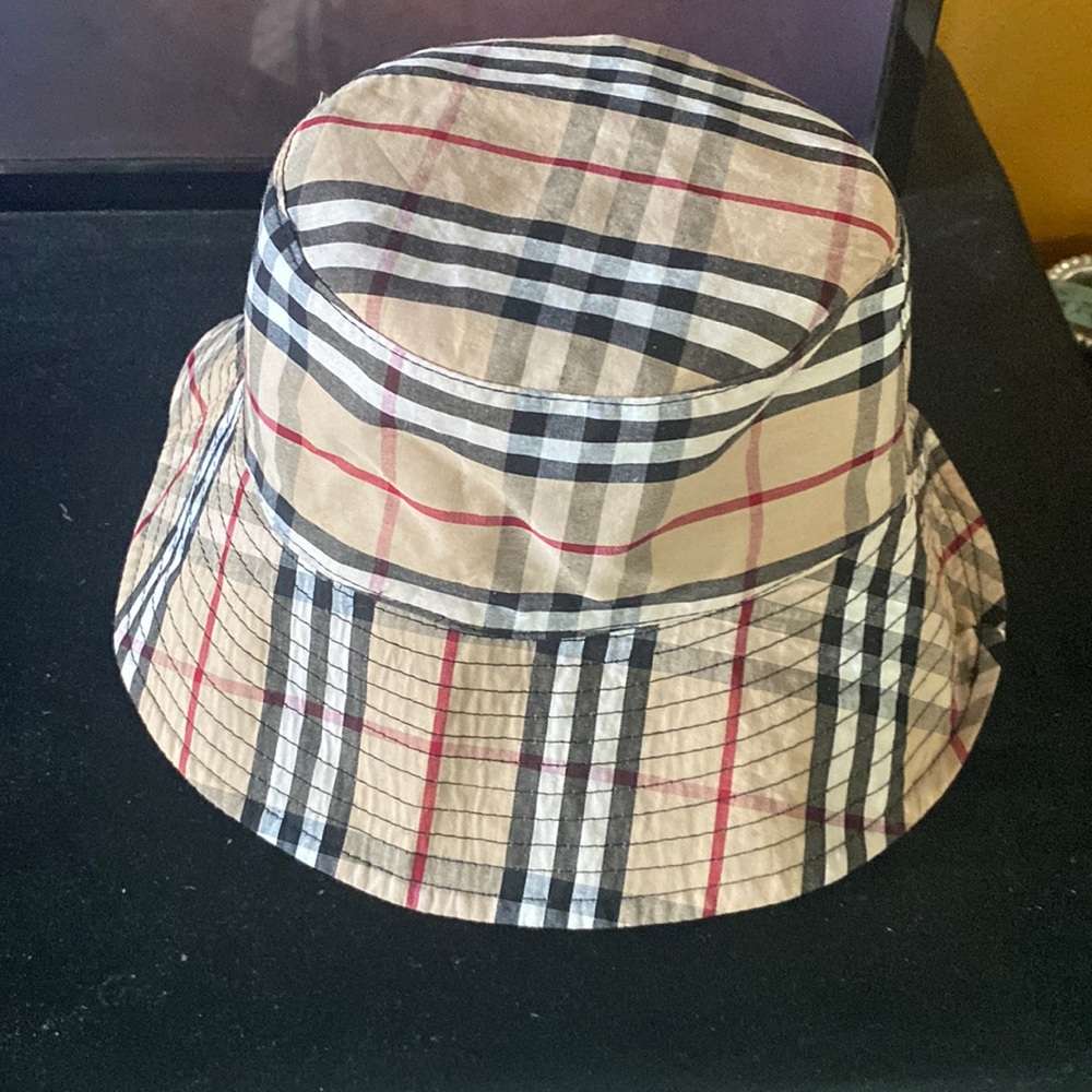 Reservable rain hat